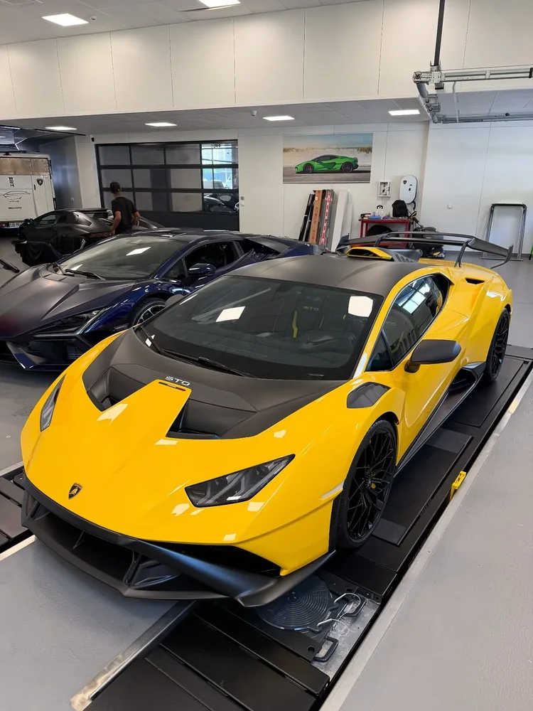 Lamborghini Huracán STO (publié en août 2025), covering partiel : photo 1 sur 6