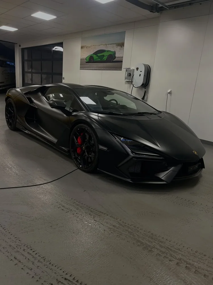 Lamborghini Revuelto (publié en janvier 2026), ppf partiel : photo 1 sur 3