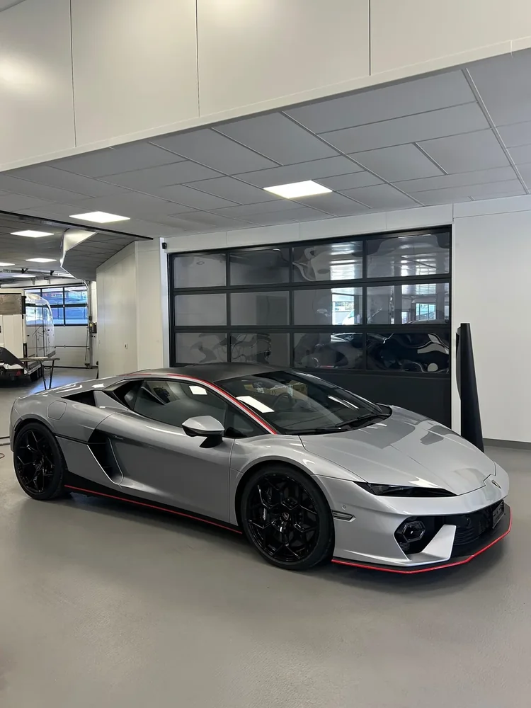 Lamborghini Temerario (publié en avril 2026), covering partiel : photo 1 sur 4