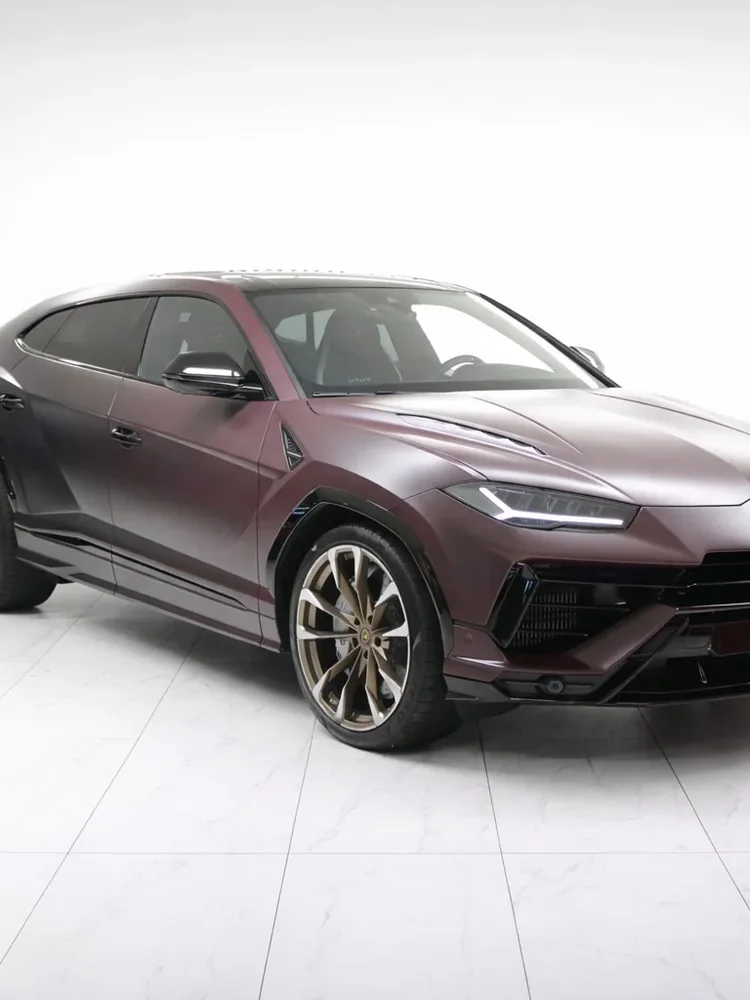 Lamborghini Urus Performance (publié en février 2026), covering partiel et réparation covering : photo 1 sur 2