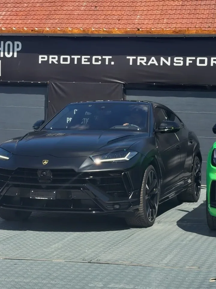 Lamborghini Urus S (publié en juillet 2026), full covering noir satiné : photo 1 sur 2