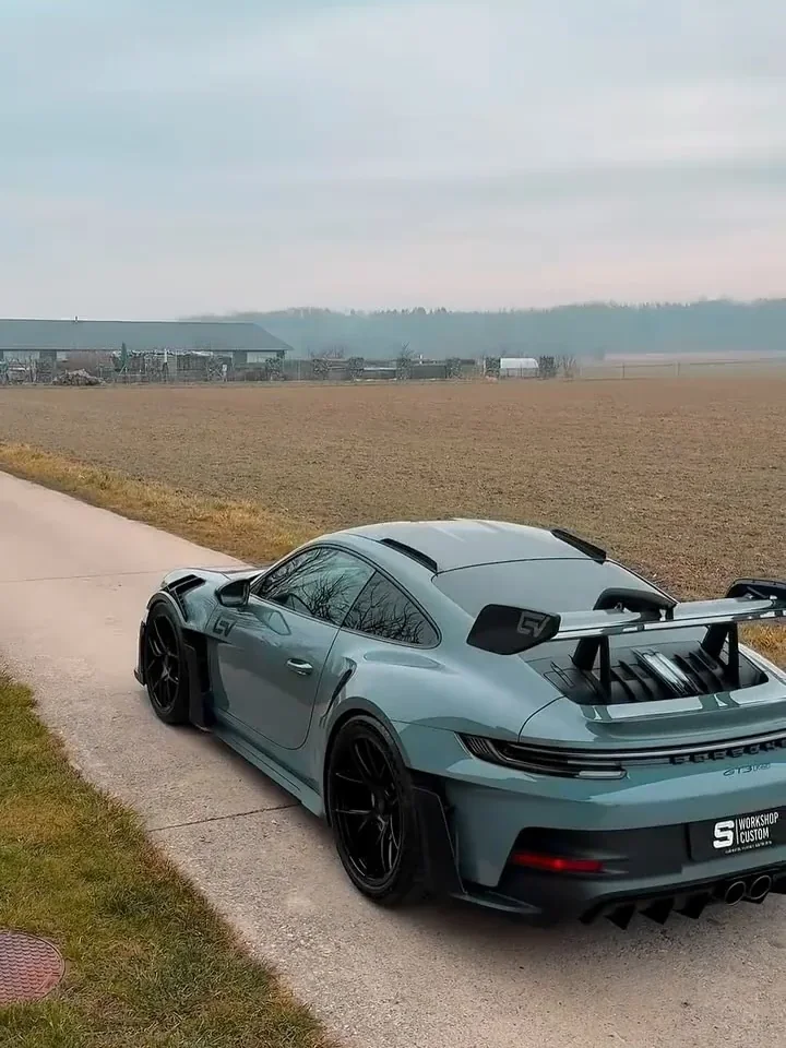 Porsche GT3 RS (publié en février 2025), ppf face avant et logos : photo 1 sur 1