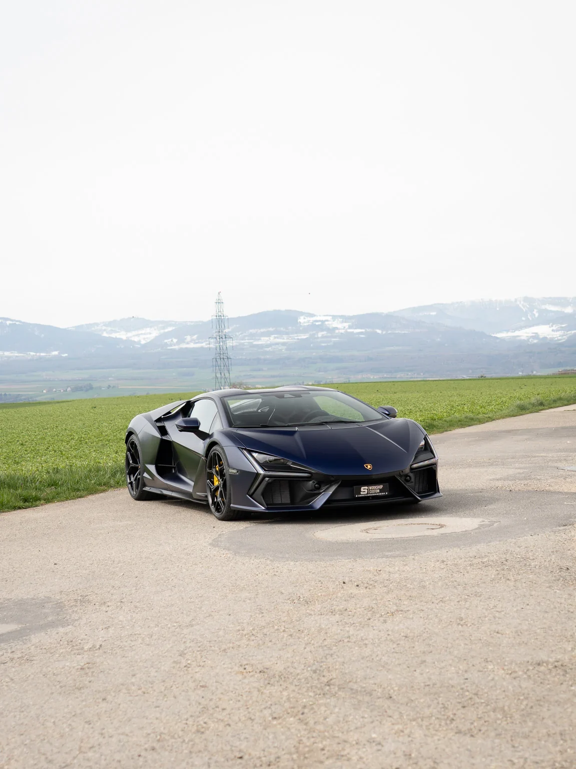 Lamborghini Revuelto bleu nuit en full PPF mat
