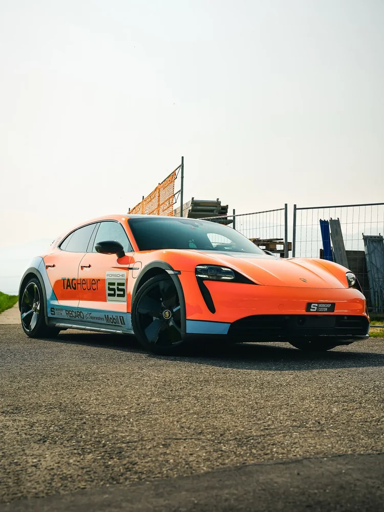Porsche Taycan (livrée tag heuer n° 55), full covering : photo 1 sur 8